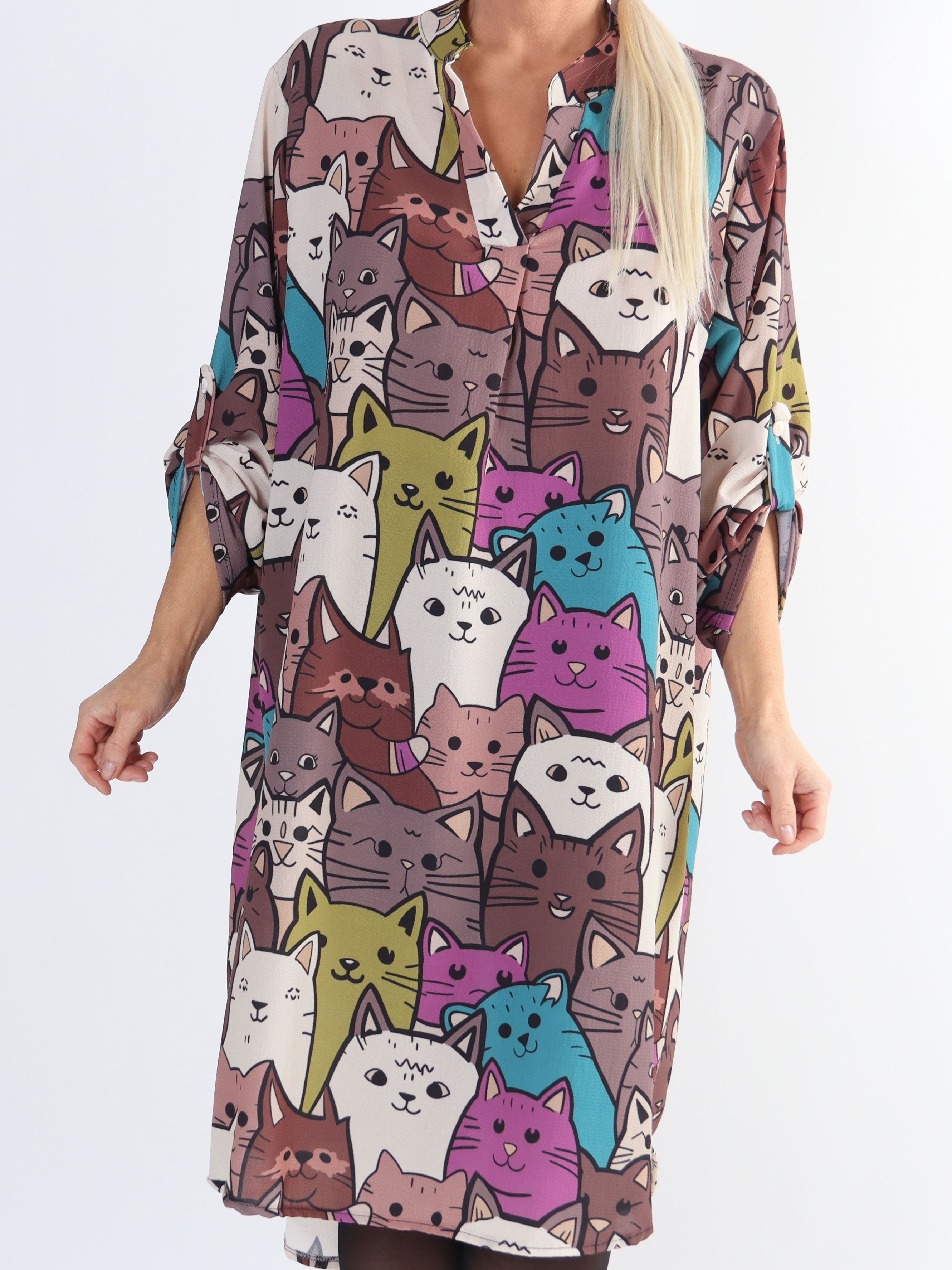 Vanesa Cat Long - Lätt och luftig klänning i plus size med kattmönster